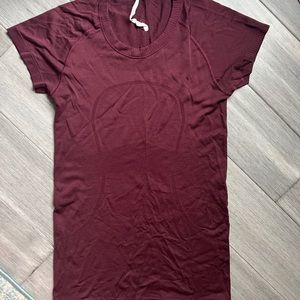 WORN TWICE burgundy lululemon top